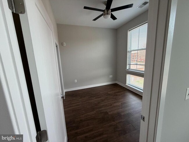 Building Photo - 989 S Buchanan St