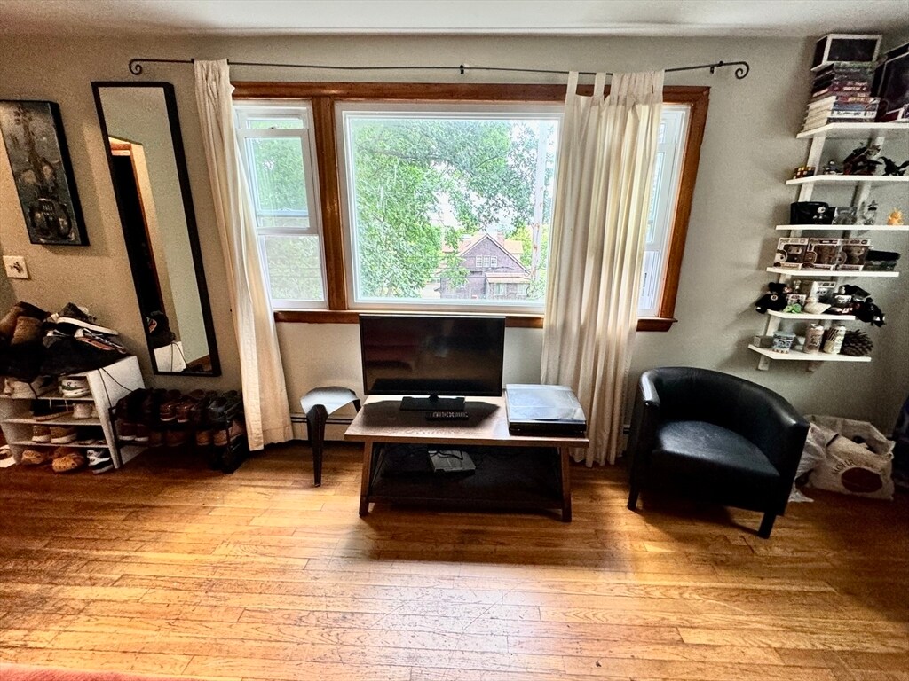 Primary Photo - 64 Ridgemont St
