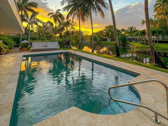 Foto del edificio - 11025 SW 70th Ave