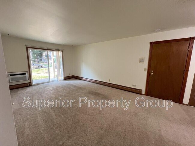 Foto del edificio - 2404 Independence Ln