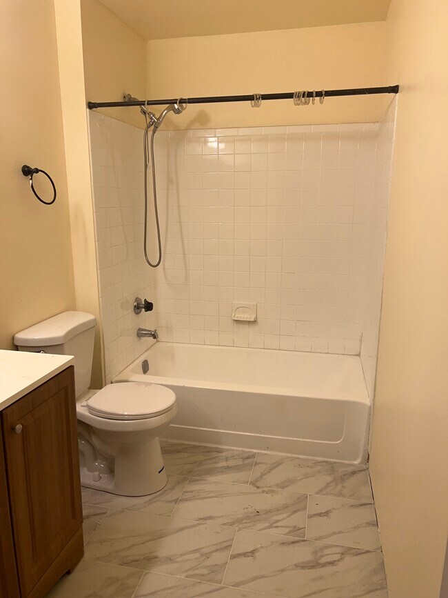 Building Photo - 9209 Tamarron Dr