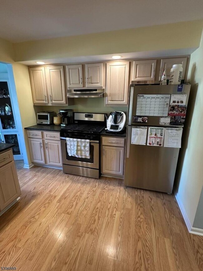 Foto del edificio - 4 Avon Ct