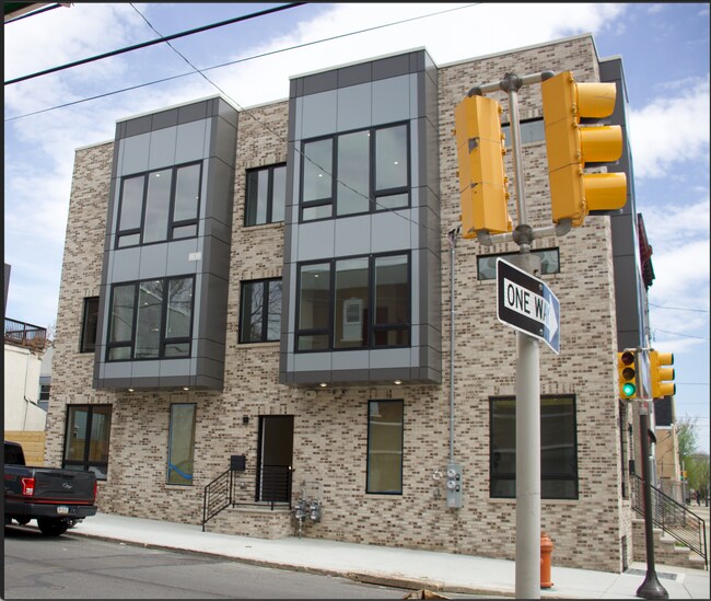 Foto del edificio - 821 Diamond St