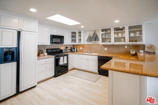 Foto del edificio - 11876 BEACH CLUB Way