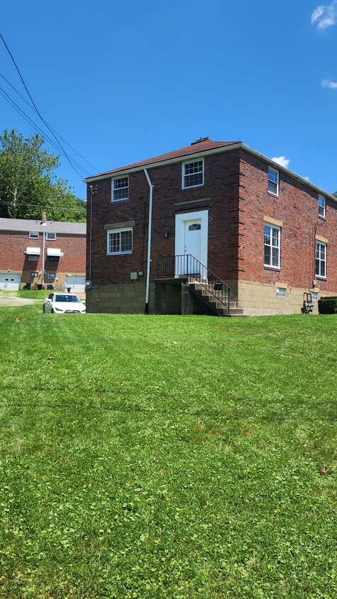 Primary Photo - 188 Victory Ln