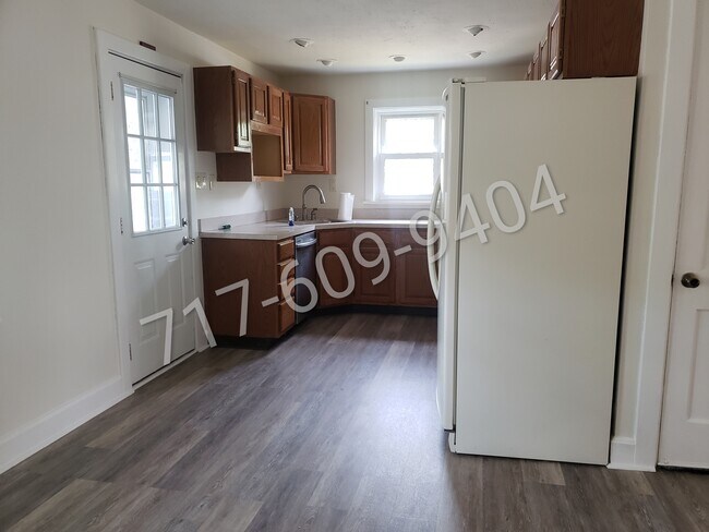 Foto del edificio - 1040 N College St