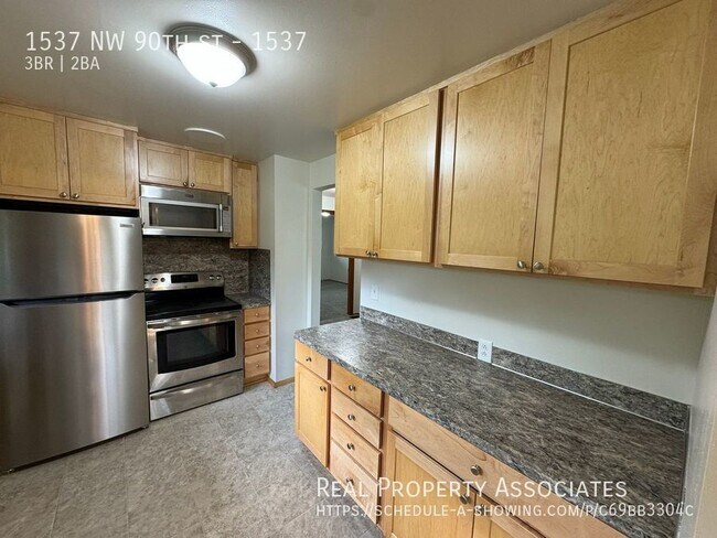 Building Photo - Crown Hill Duplex