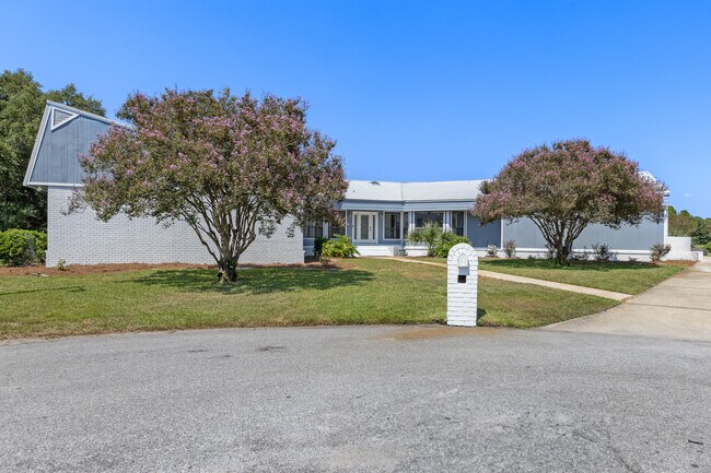 Foto del edificio - 1151 Ceylon Ct