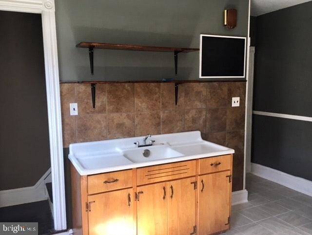 Foto del edificio - 4309 Mitchell St