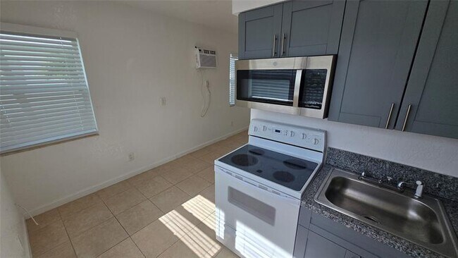 Foto del edificio - 16951 NE 18th Ave