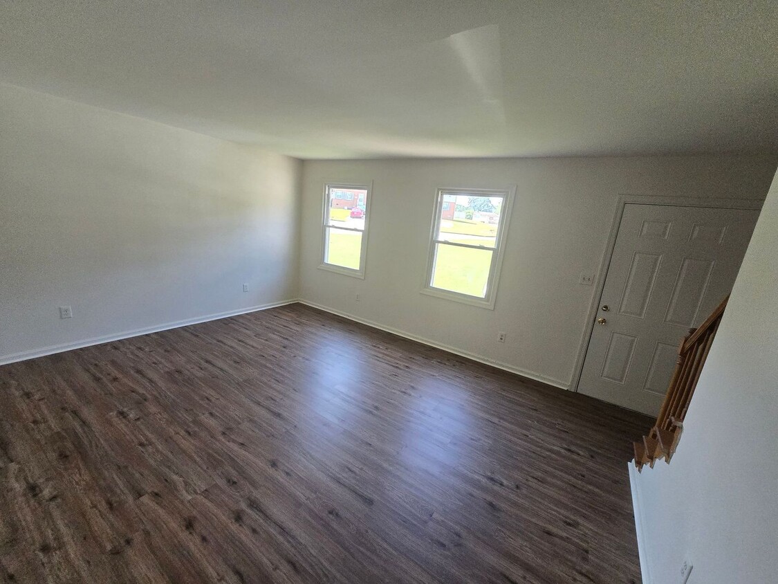 Building Photo - 6312 Commons Ct