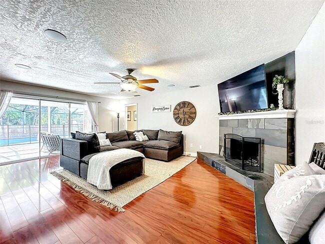 Foto del edificio - 341 W Hornbeam Dr