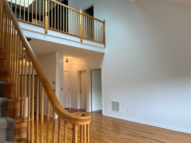 Foto del edificio - 2435 Bedford St