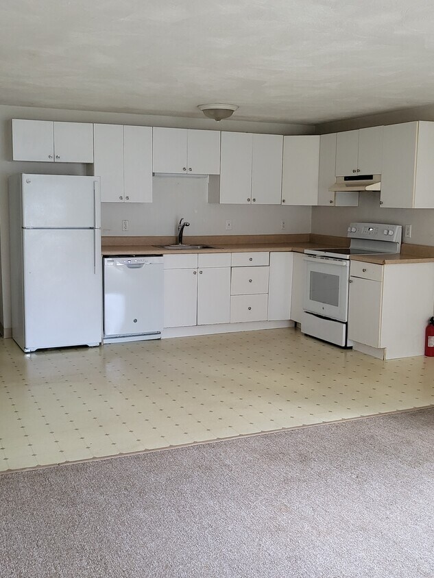 70 Cape Dr Unit Pheasant Run, Mashpee, MA 02649 Condo for Rent in