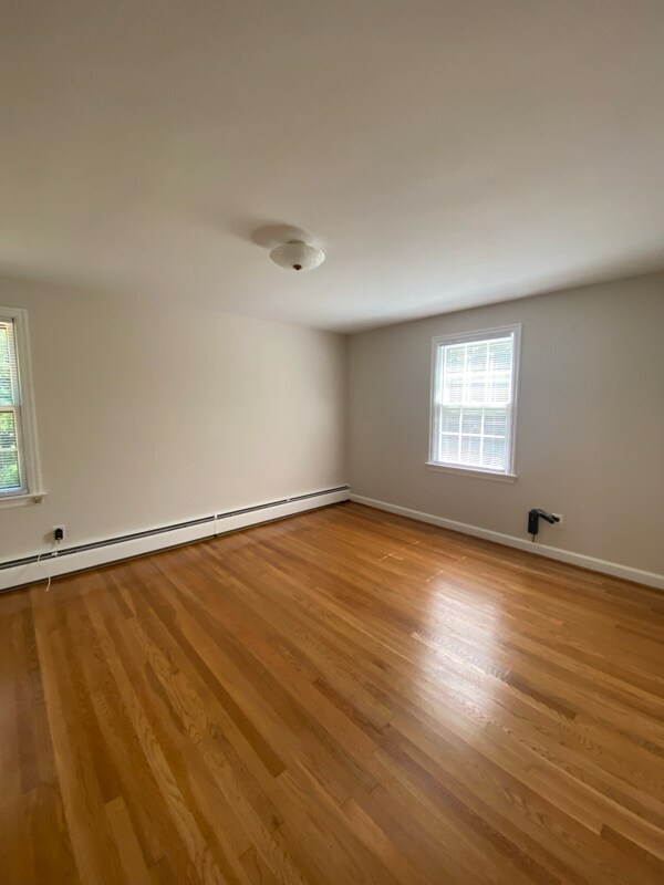 Building Photo - 24 Holly Dr