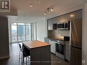 Building Photo - 4301-15-2315 Fort York Blvd