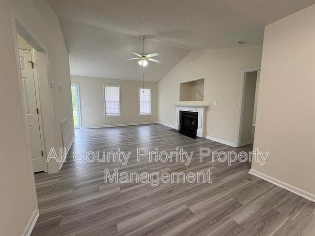 Building Photo - 303 Sunrise Ave