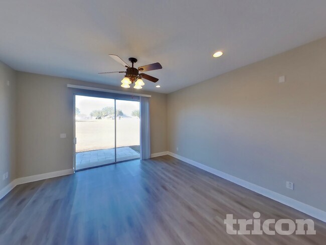 Foto del edificio - 8505 Pinetop Ridge Ln