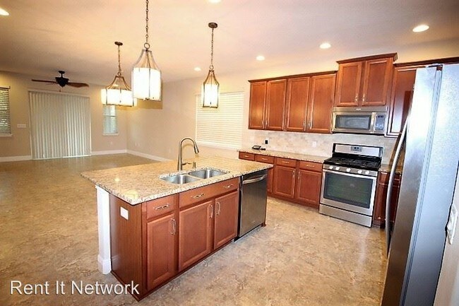 Building Photo - 20111 Outpost Point Dr