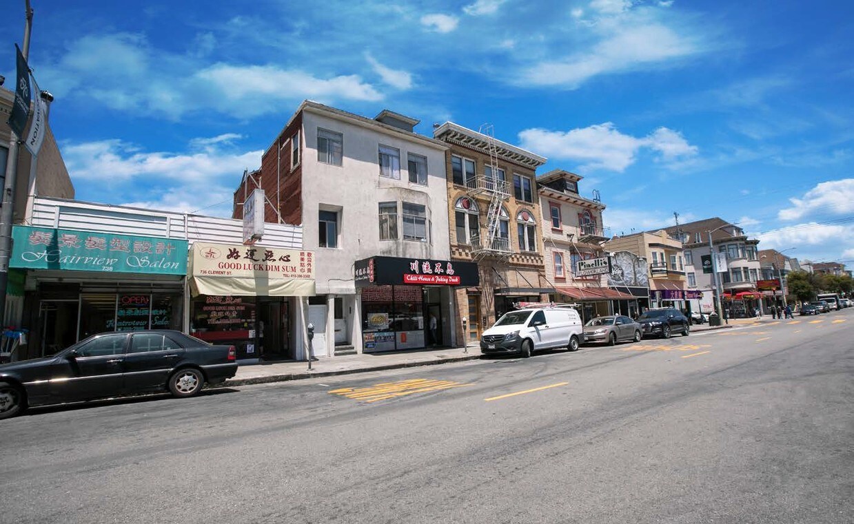 Foto del edificio - 726-728 Clement St