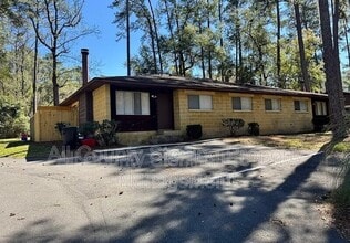 Building Photo - 4417 SW 71st Terrace