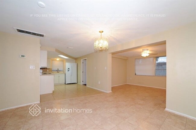 Building Photo - 3041 Holiday Lake Dr