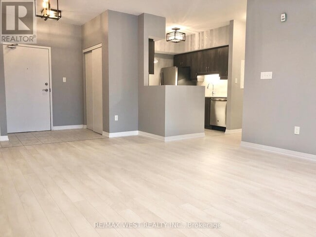 Building Photo - 304 Essa Rd