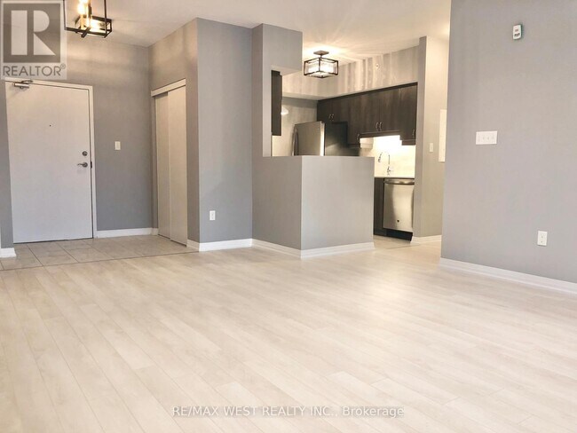 Photo du bâtiment - 304 Essa Rd