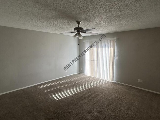 Foto del edificio - 12909 E 28th Pl