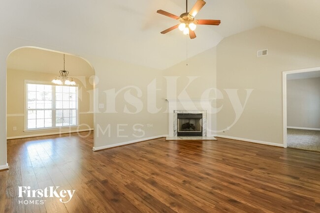 Foto del edificio - 237 Silverstone Ln