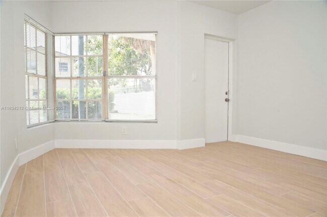 Building Photo - 4105 N Ocean Dr