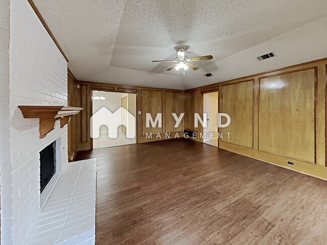 Foto del edificio - 4211 Spring Meadow Ln
