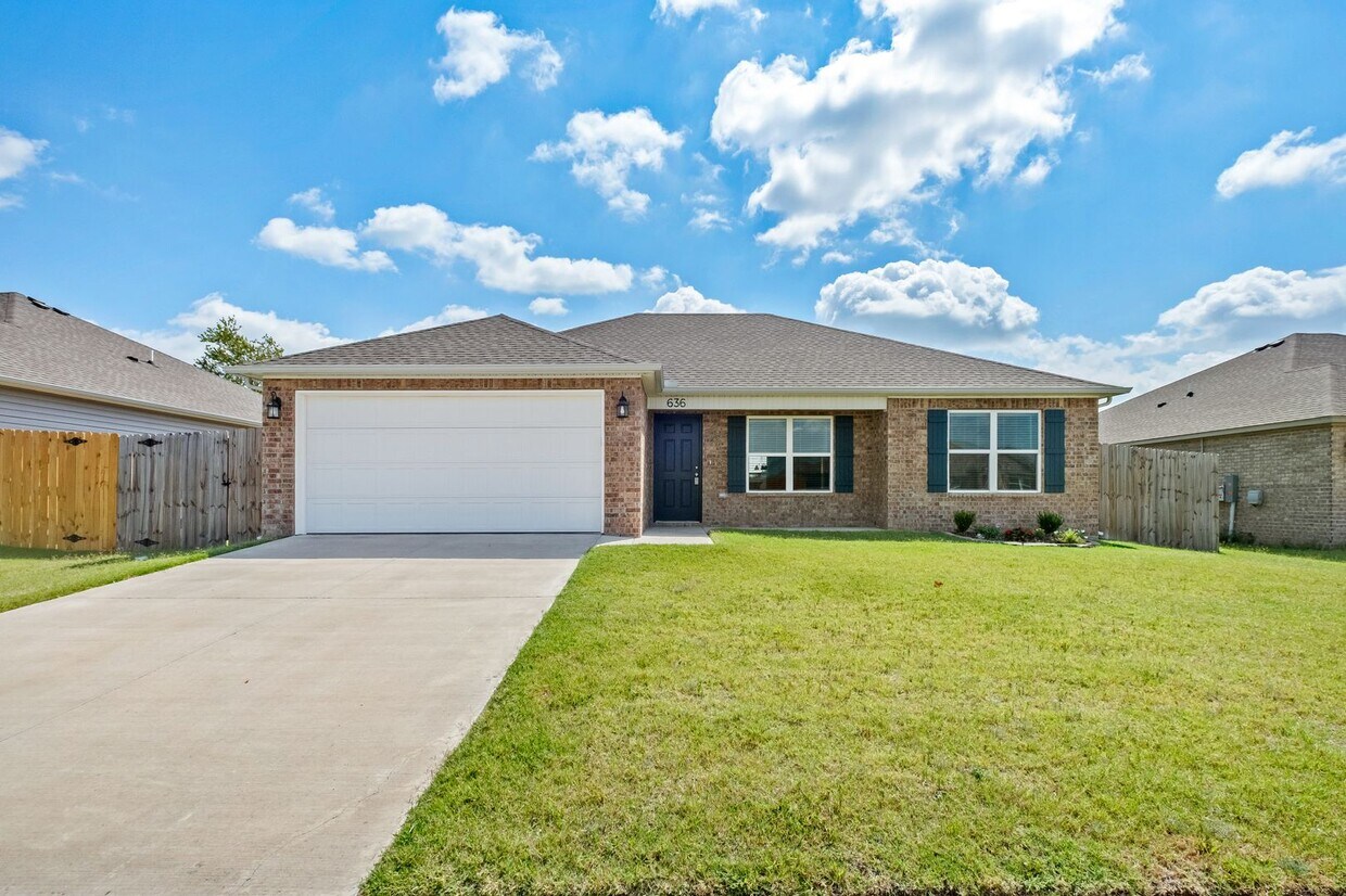 Foto principal - Beautiful 3 Bedroom in Lowell!