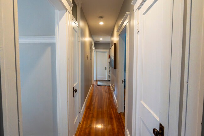 Building Photo - 15 Castleton St