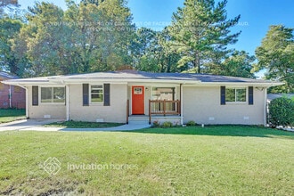 Building Photo - 2434 Shamrock Dr