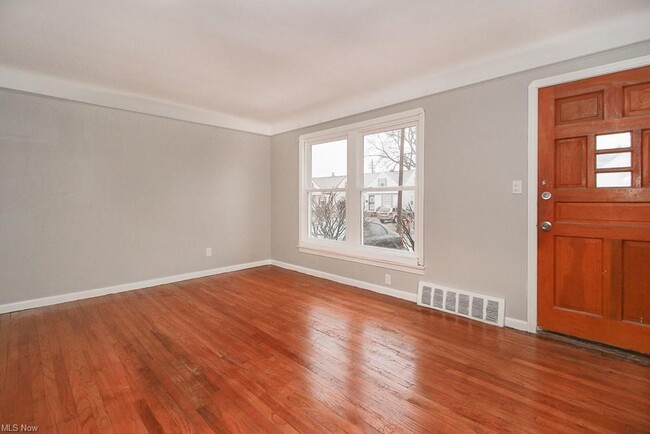 Building Photo - 16108 Edgewood Ave