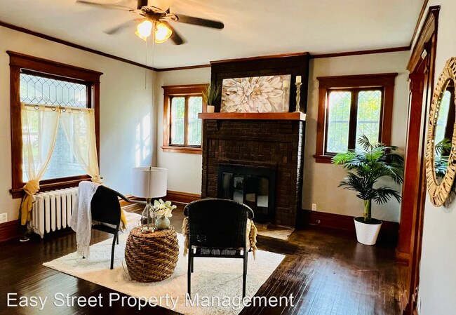 Building Photo - 3 br, 1.5 bath House - 307 SW 2nd Ave