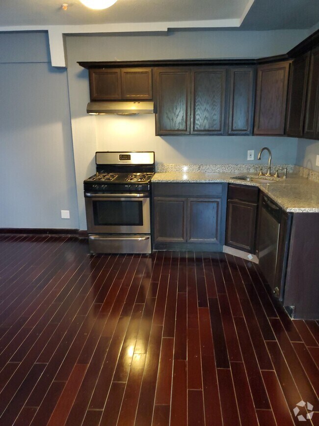 East Side Detroit Apartments for Rent with Hardwood Floors Detroit