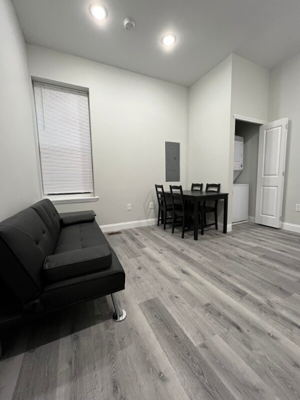 Foto del edificio - 106 S 42nd St