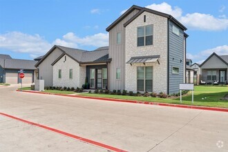 Building Photo - 1652 Spaniel Ave