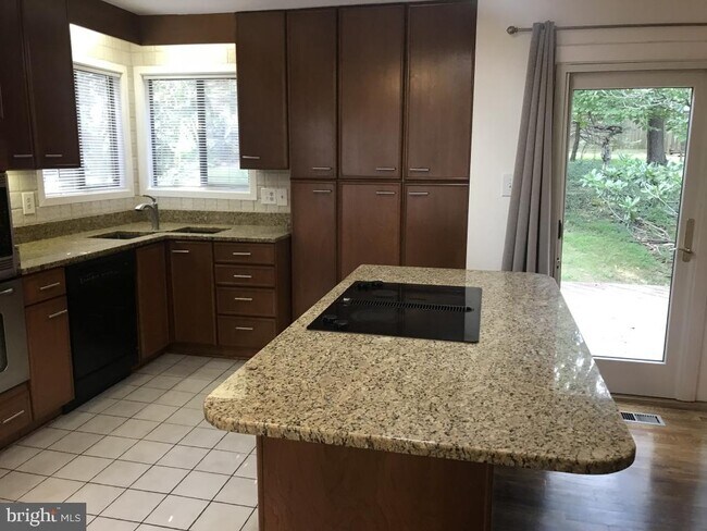 Foto del edificio - 7220 Vistas Ln