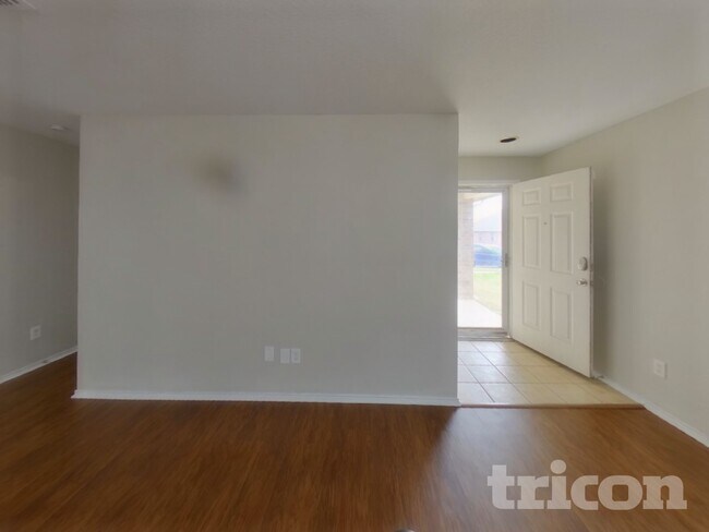 Foto del edificio - 12630 Carpenter Ln