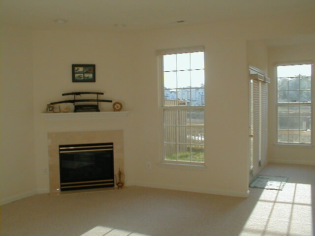 Building Photo - 12950 Park Crescent Cir