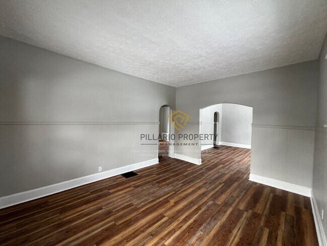 Building Photo - Quiet Street Bungalow