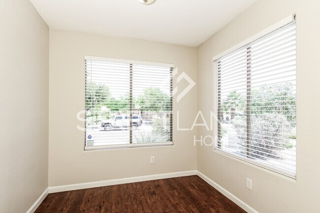 Building Photo - REDUCED!