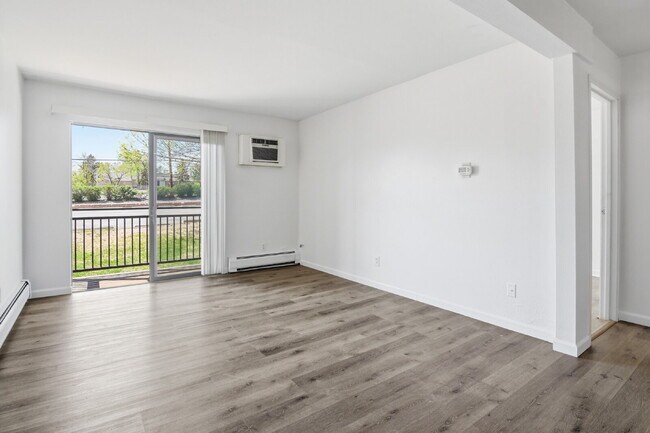 Foto del edificio - $1,140.95 with $300 off the first month's rent, 1 Bed - 1 Bath, Condo in Denver with Easy Access ...