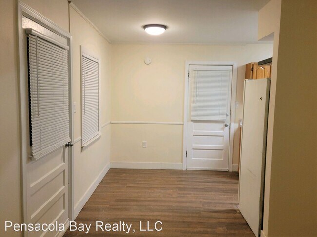 Foto del edificio - 3 br, 1 bath House - 6106 Syrcle Ave