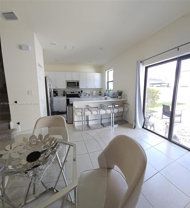 Foto del edificio - 3387 W 106th Terrace