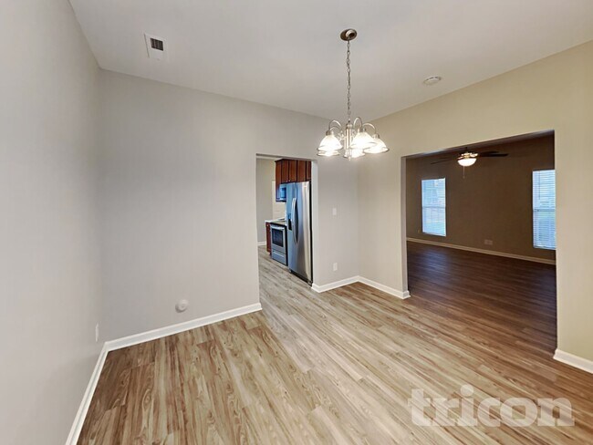 Foto del edificio - 320 Stone Meadow Dr