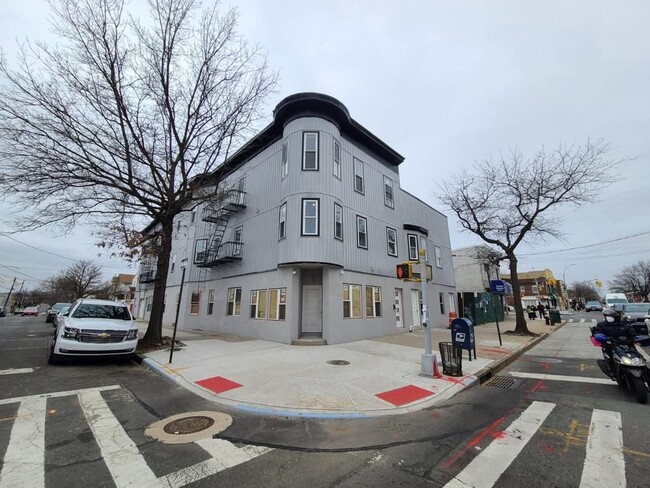 Building Photo - 9401 101st Ave